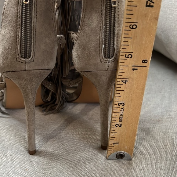 Steve Madden fringes suede heels Fringly 7.5 - Picture 7 of 9